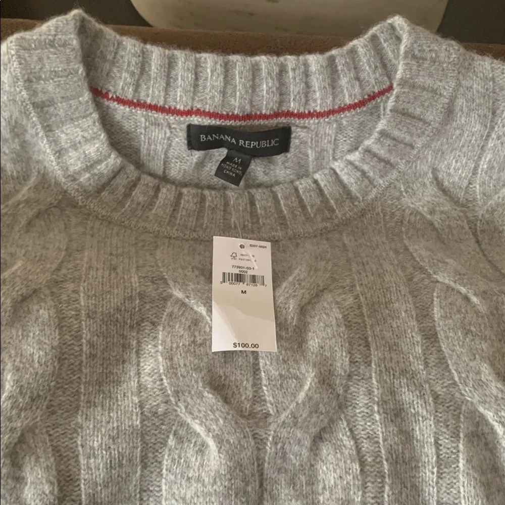Banana Republic Light Gray Cable Knit Sweater SZ M - Picture 3 of 10